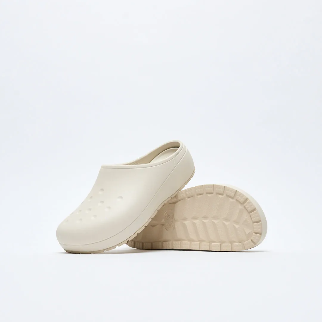 Crocs - Classic Energy Quiet Clog (Stucco)