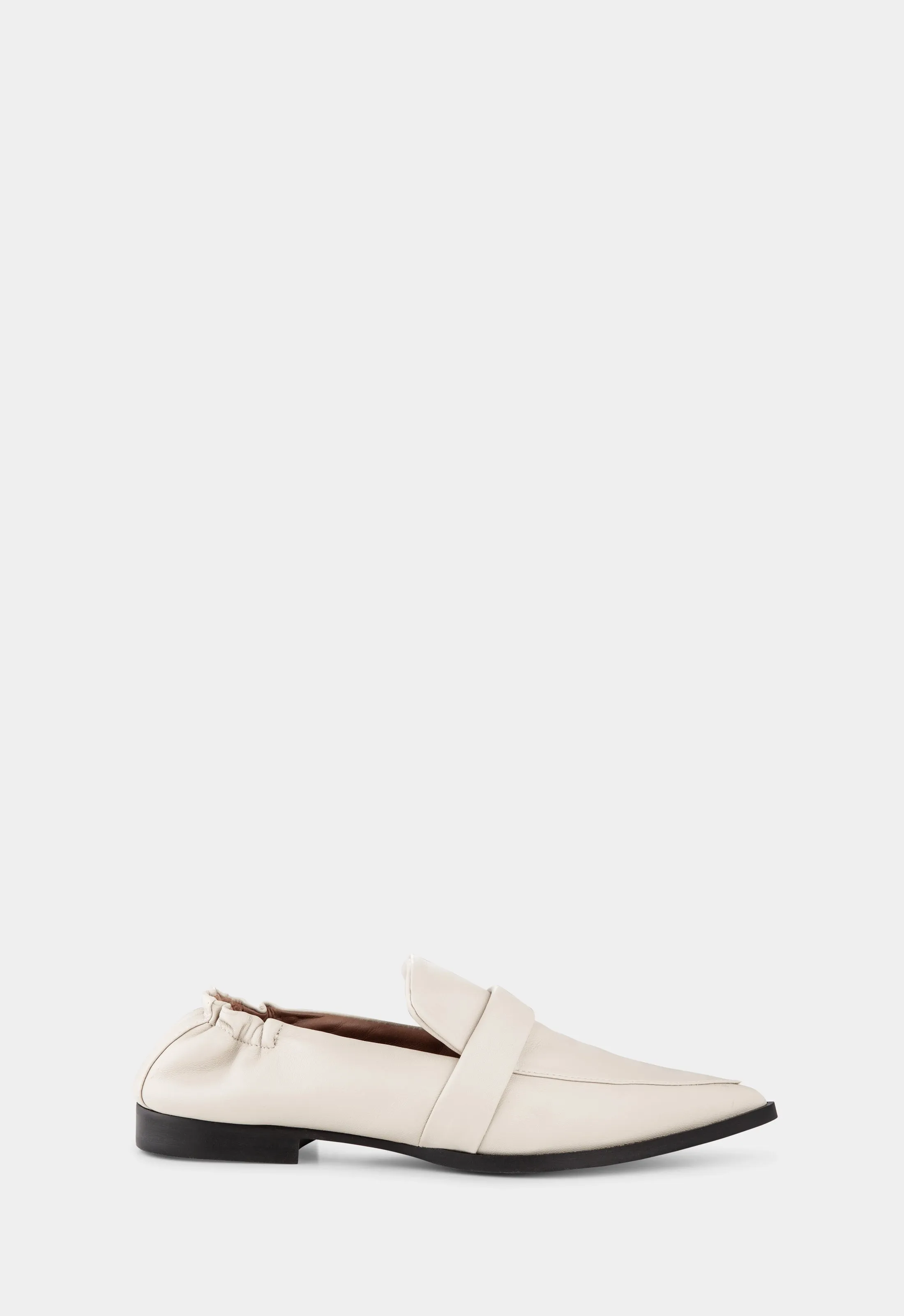 Demi - Off-White