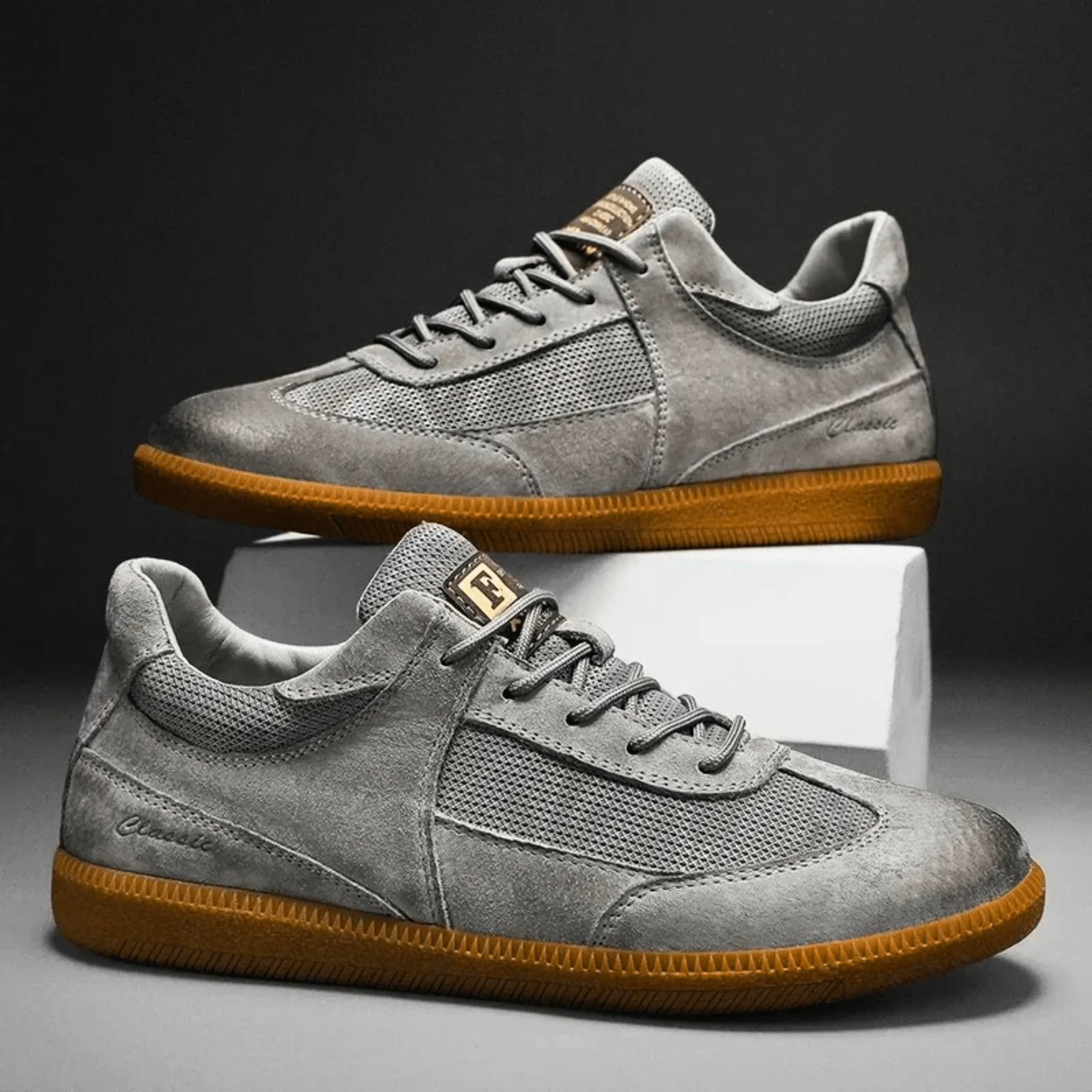 Endura Genuine Leather Sneaker