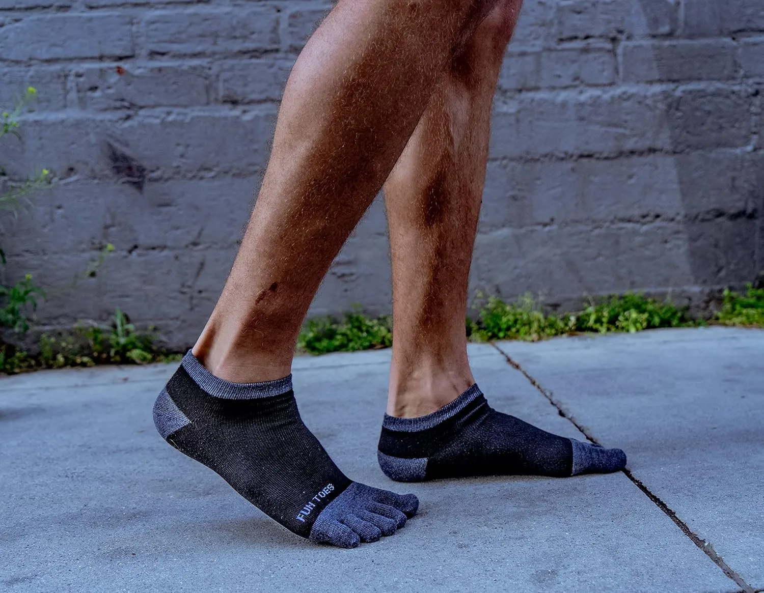 FUN TOES Mens Toe Socks Barefoot Running Lightweight -Value 6 Pairs Pack- Size 6-12