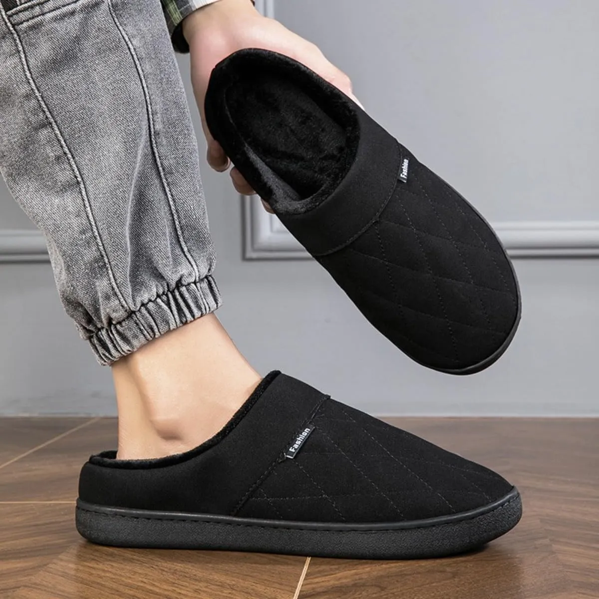 High-Density Mens Clog Slippers Two-Tone Cotton-Blen, Memory Foam bottom Warm House Slippers Suitable for Walking in the Park and Relaxing at Home.
