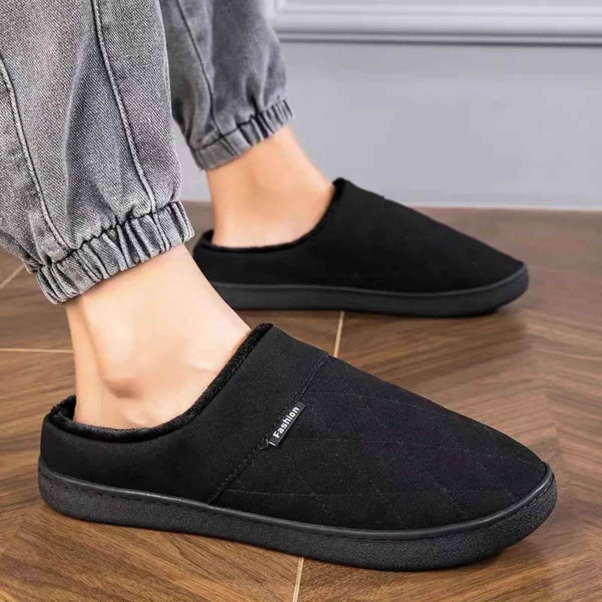 High-Density Mens Clog Slippers Two-Tone Cotton-Blen, Memory Foam bottom Warm House Slippers Suitable for Walking in the Park and Relaxing at Home.