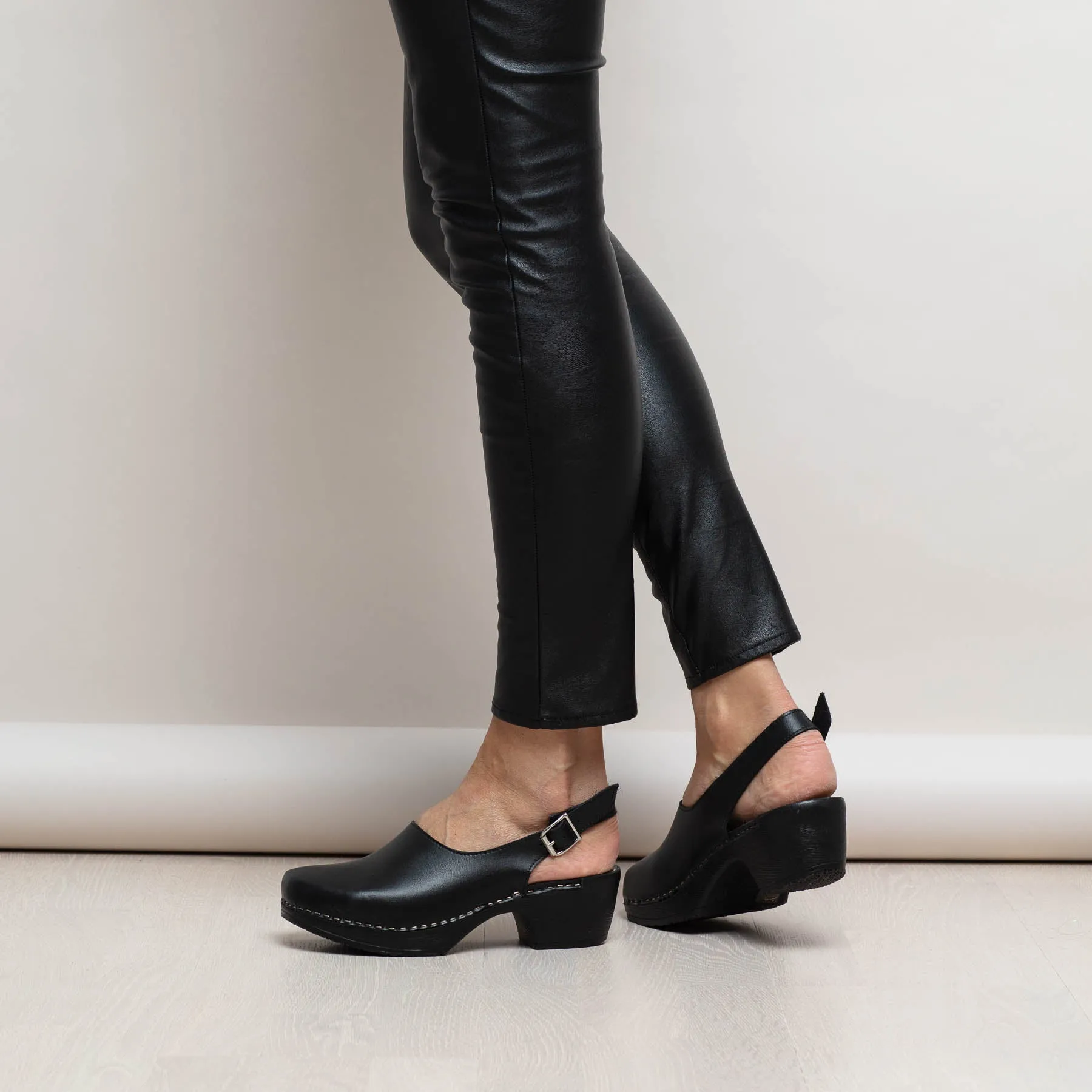 Lilja Black