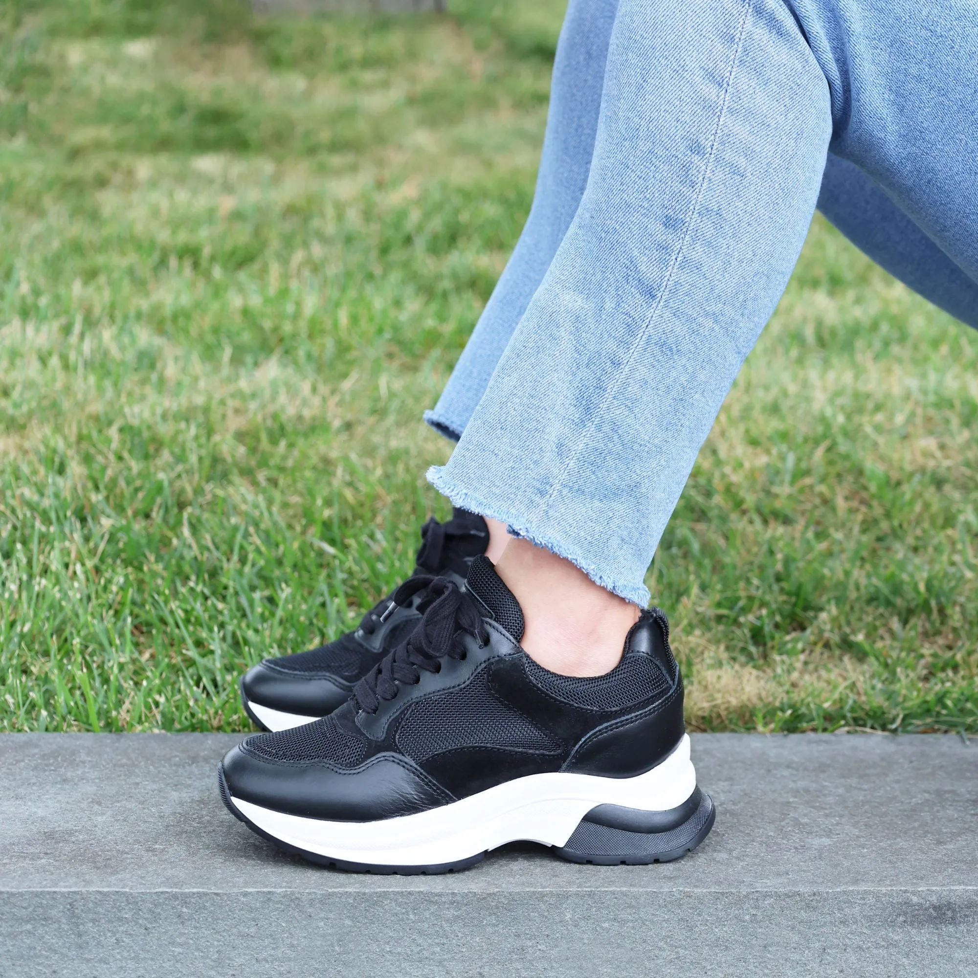 Mariska Sneaker Black Suede
