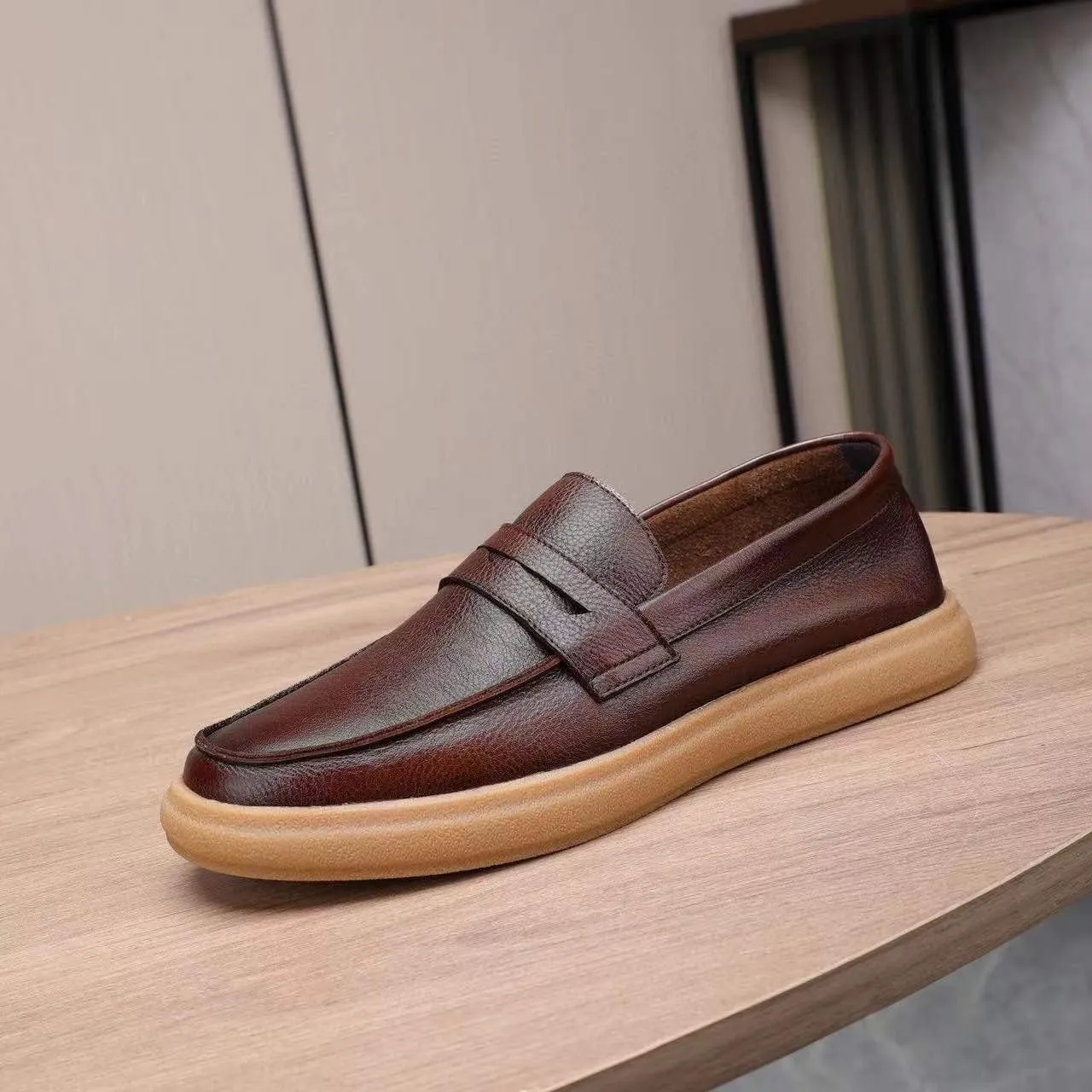 Men's Slip-on Shoe Classic Lightweight Sneaker Real Cowhide Leather Casual Shoes