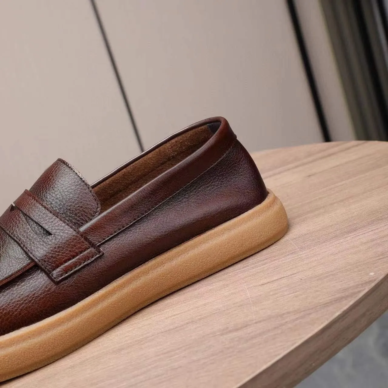 Men's Slip-on Shoe Classic Lightweight Sneaker Real Cowhide Leather Casual Shoes