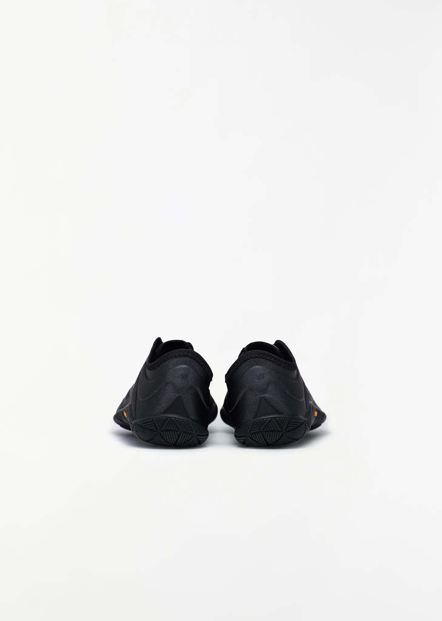 New Balance Minimus UX200L — Black