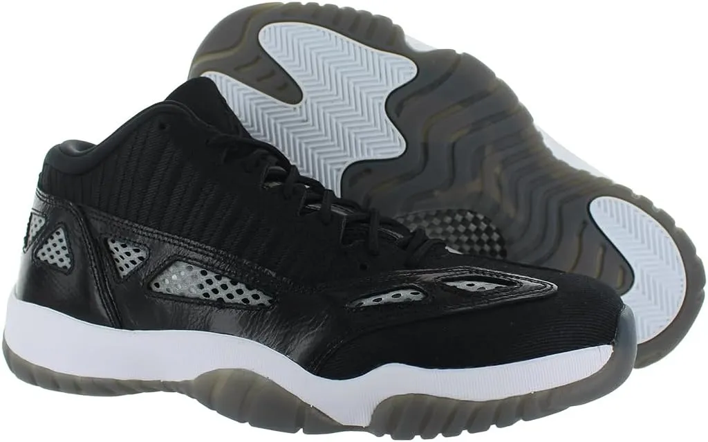 NIKE Men's Basket Basketball Shoe
