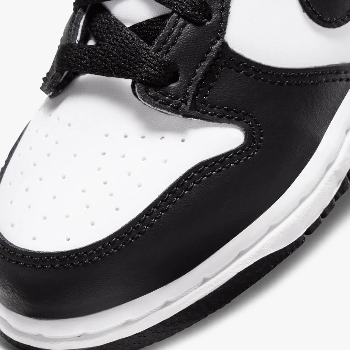 Nike Women's Dunk Low Sneaker
