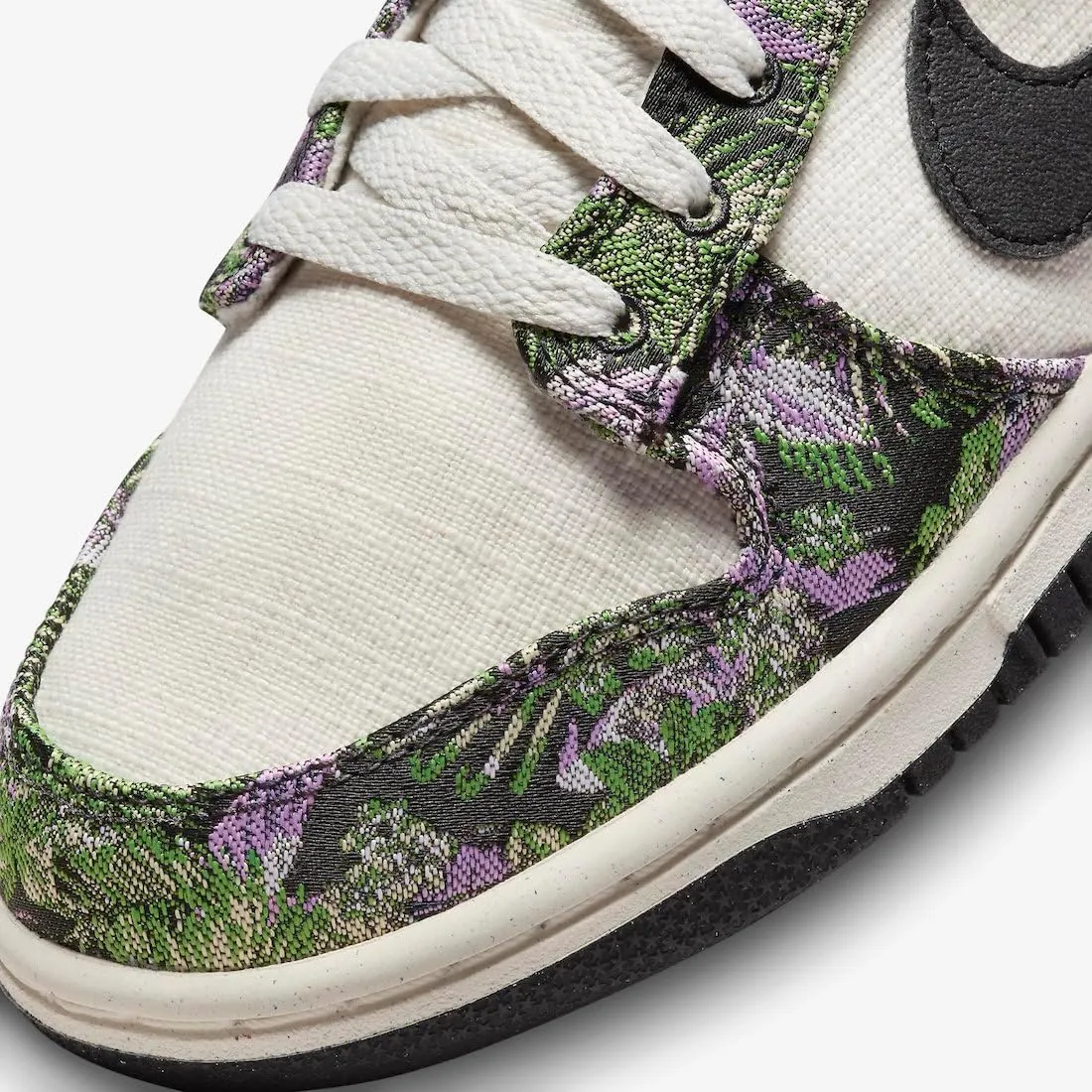 Nike Women's Modern