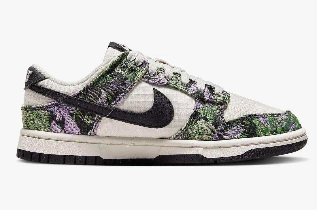 Nike Women's Modern