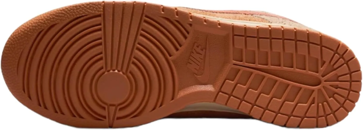 Nike Women's W Dunk Low Sneaker