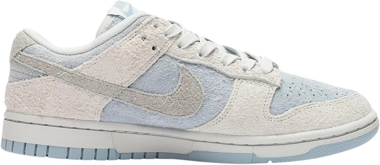 Nike Women's W Dunk Low Sneaker