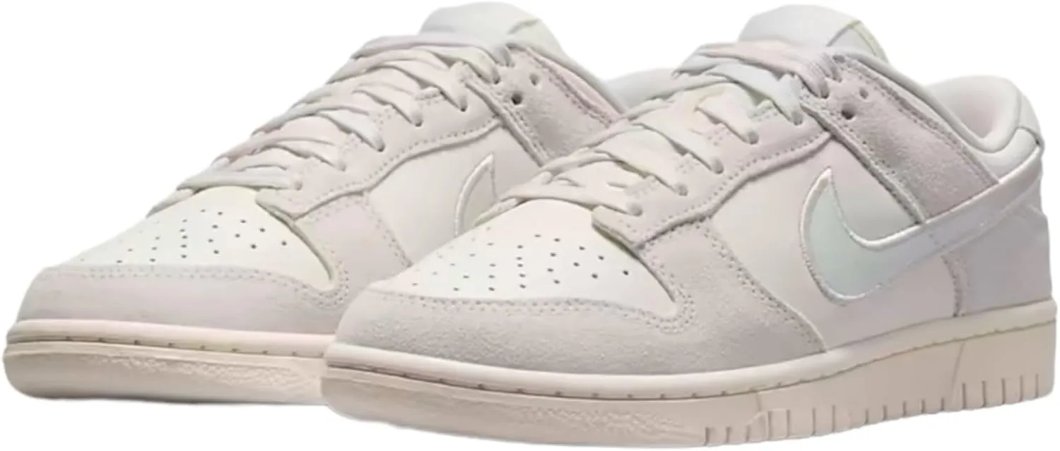 Nike Women's W Dunk Low Sneaker