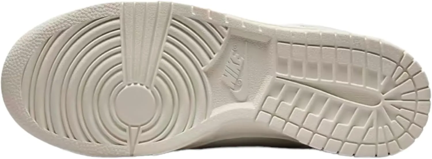Nike Women's W Dunk Low Sneaker