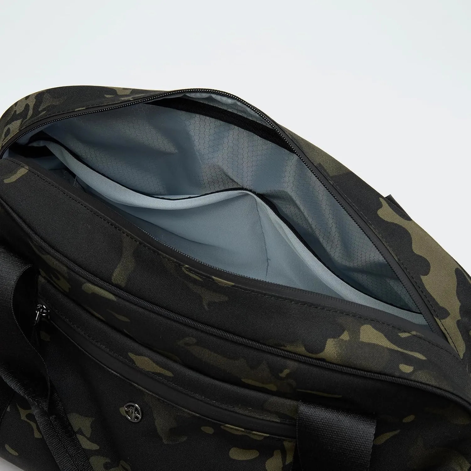 Pander 28L Large Gym Duffle Bag with Shoe Compartment, Fit for Travel, Weekend, Sports, Workout, Overnight.(Camo)
