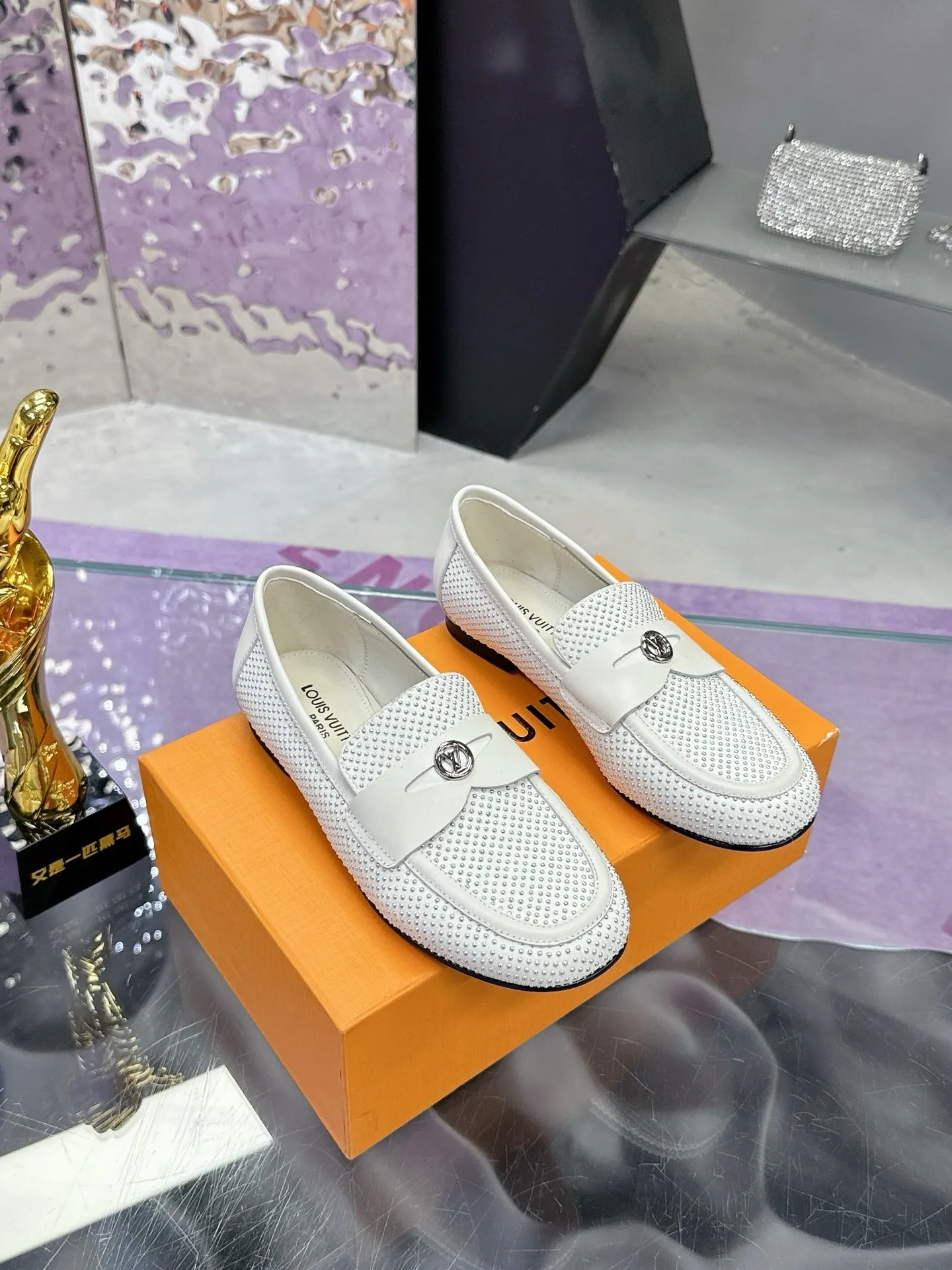 SE1616 LV Soho Flat Loafer / Size5-11