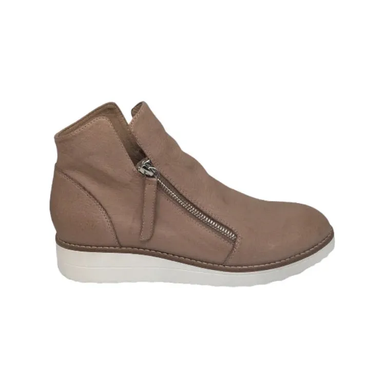 Top End Ohmy ~ Black ~ Tan ~ Cafe