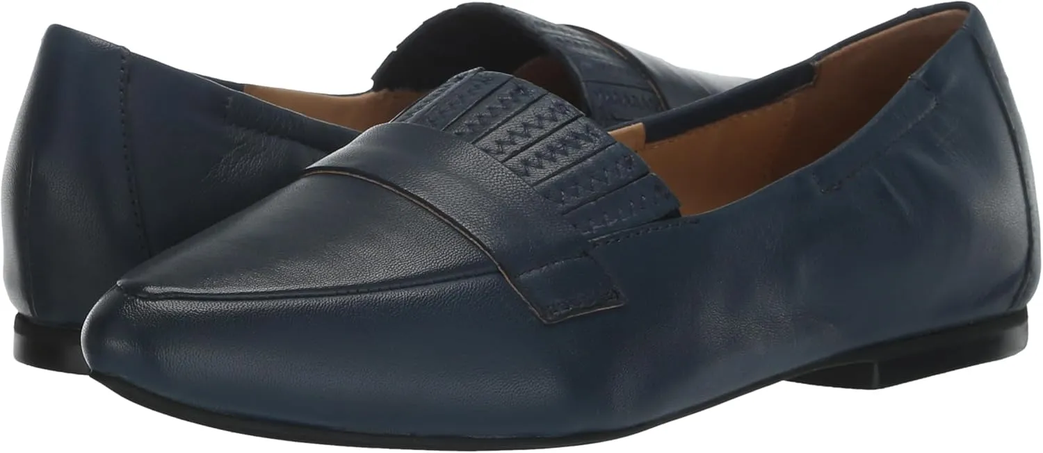Trotters Women's Emotion Loafer Flat