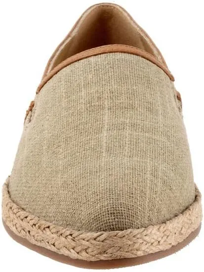Trotters Women's Estelle Loafer
