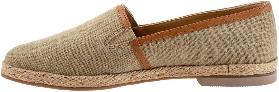 Trotters Women's Estelle Loafer