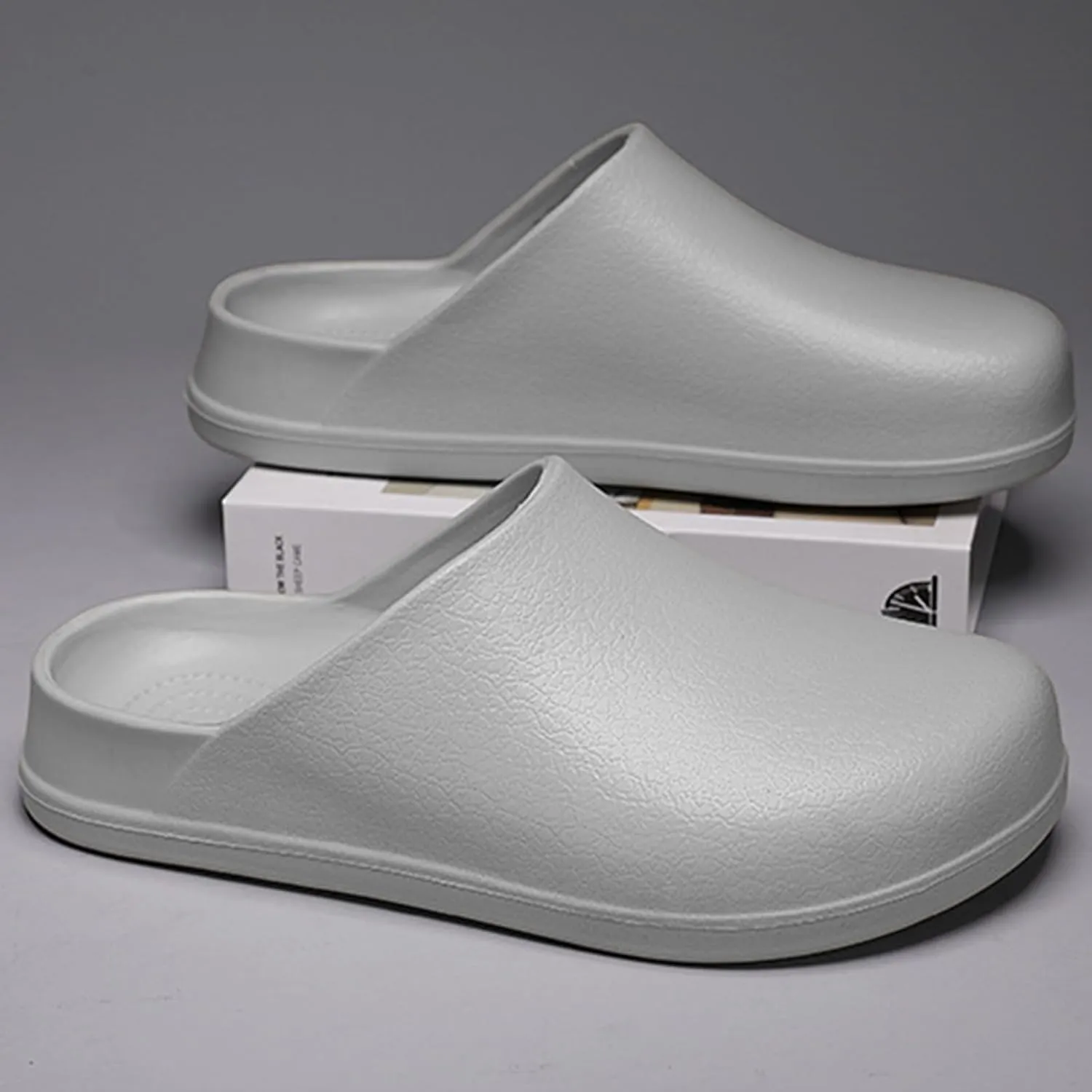 Unisex EVA clog slippers, comfortable, durable, non-slip, oil-resistant, waterproof, professional chef and nurse work shoes, casual style, two-wear minimalist kitchen shoes