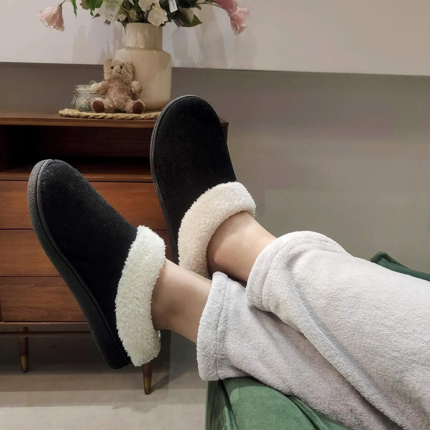 VONMAY Fuzzy House Slippers for Women Memory Foam Slippers with Fleece Collar Indoor Outdoor