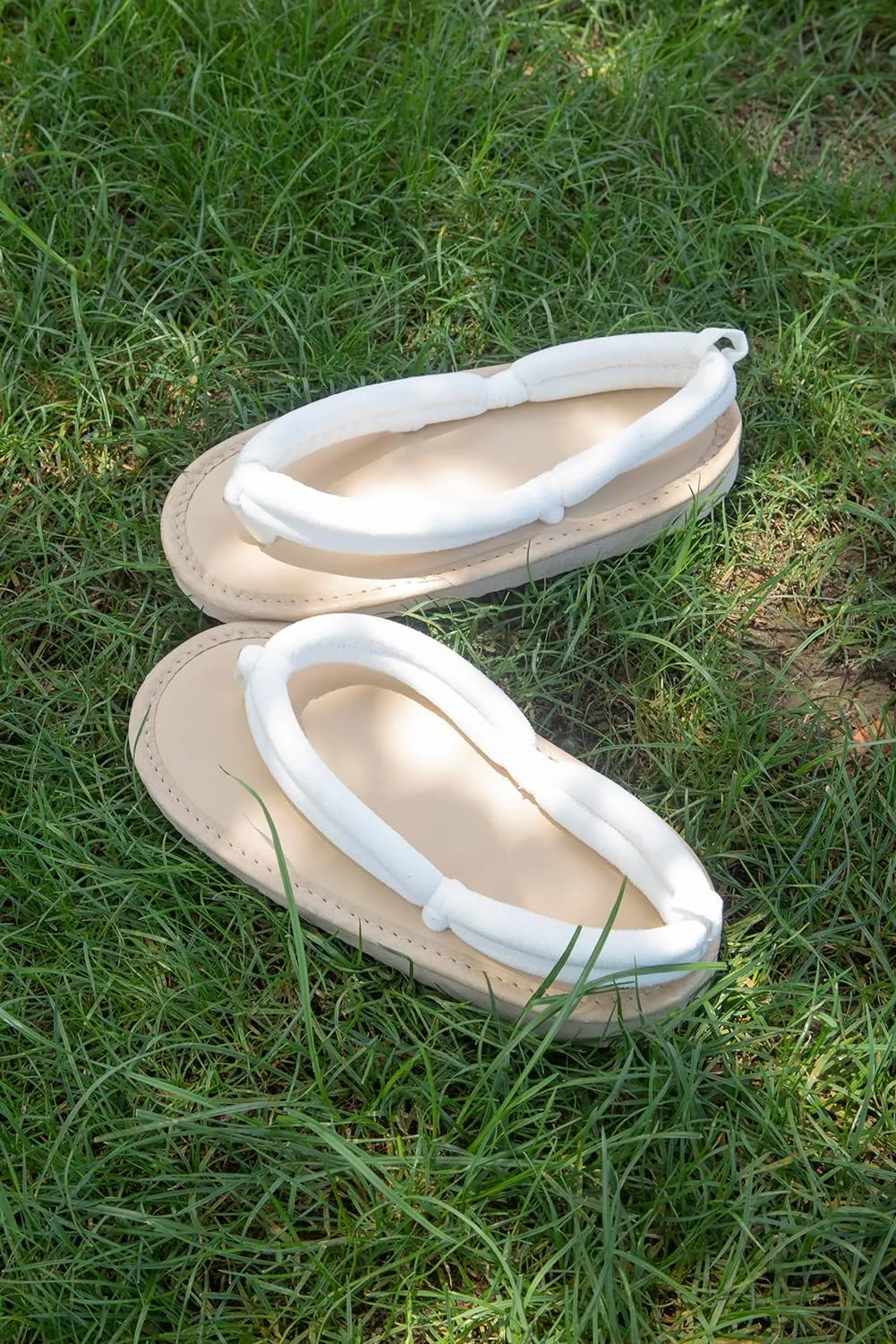 Wolancy Cosplay Clog Shoes Anime Costume Cloak Shoes Slippers with Socks