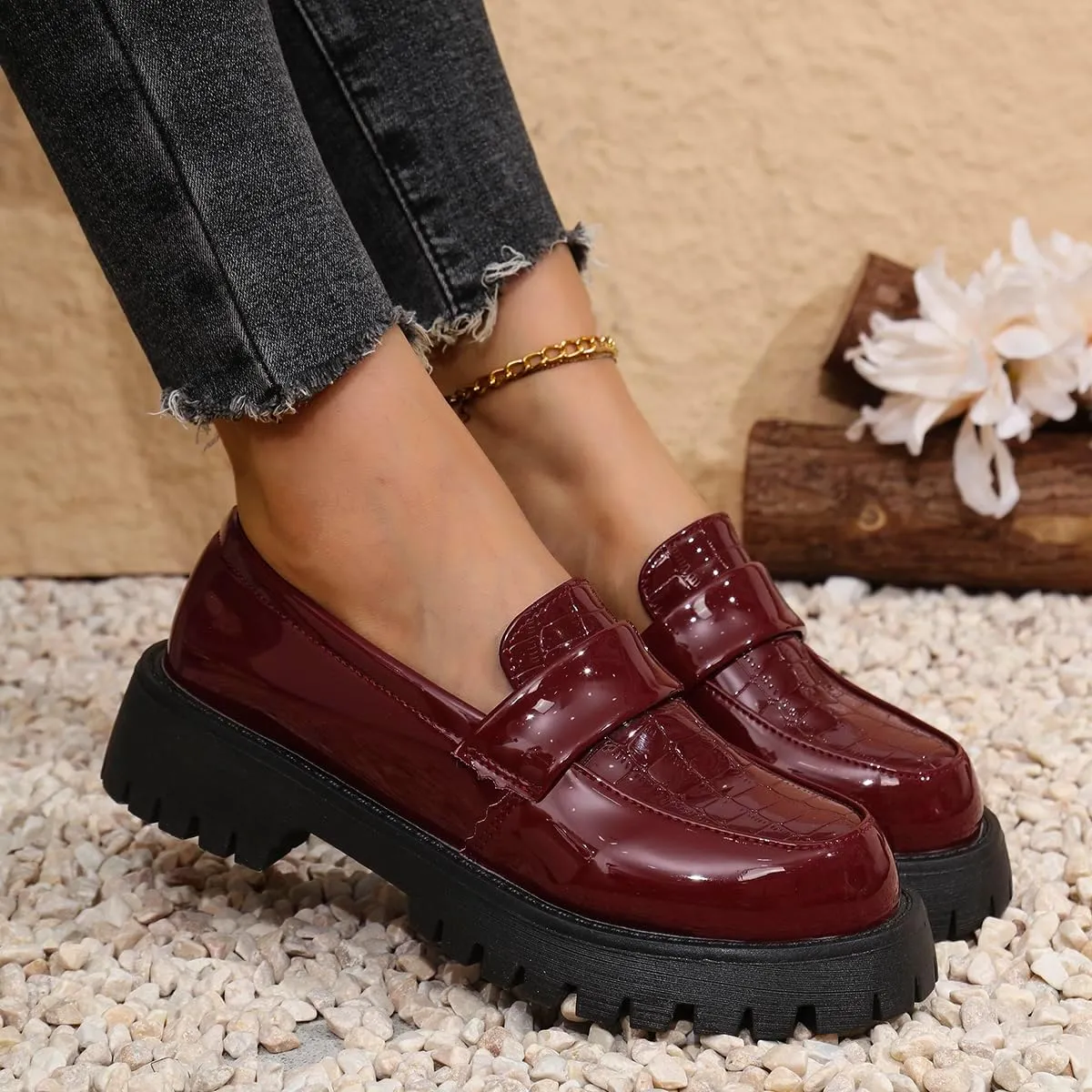 Women's Patent Leather Thick-Soled Loafers, Non-Slip wear-Resistant Artificial Leather Material, Crocodile Pattern Embossed Casual Business Work Shoes Commuting one Foot Stirrups