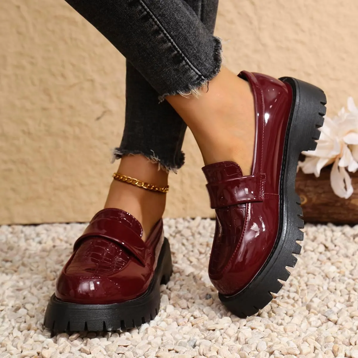 Women's Patent Leather Thick-Soled Loafers, Non-Slip wear-Resistant Artificial Leather Material, Crocodile Pattern Embossed Casual Business Work Shoes Commuting one Foot Stirrups