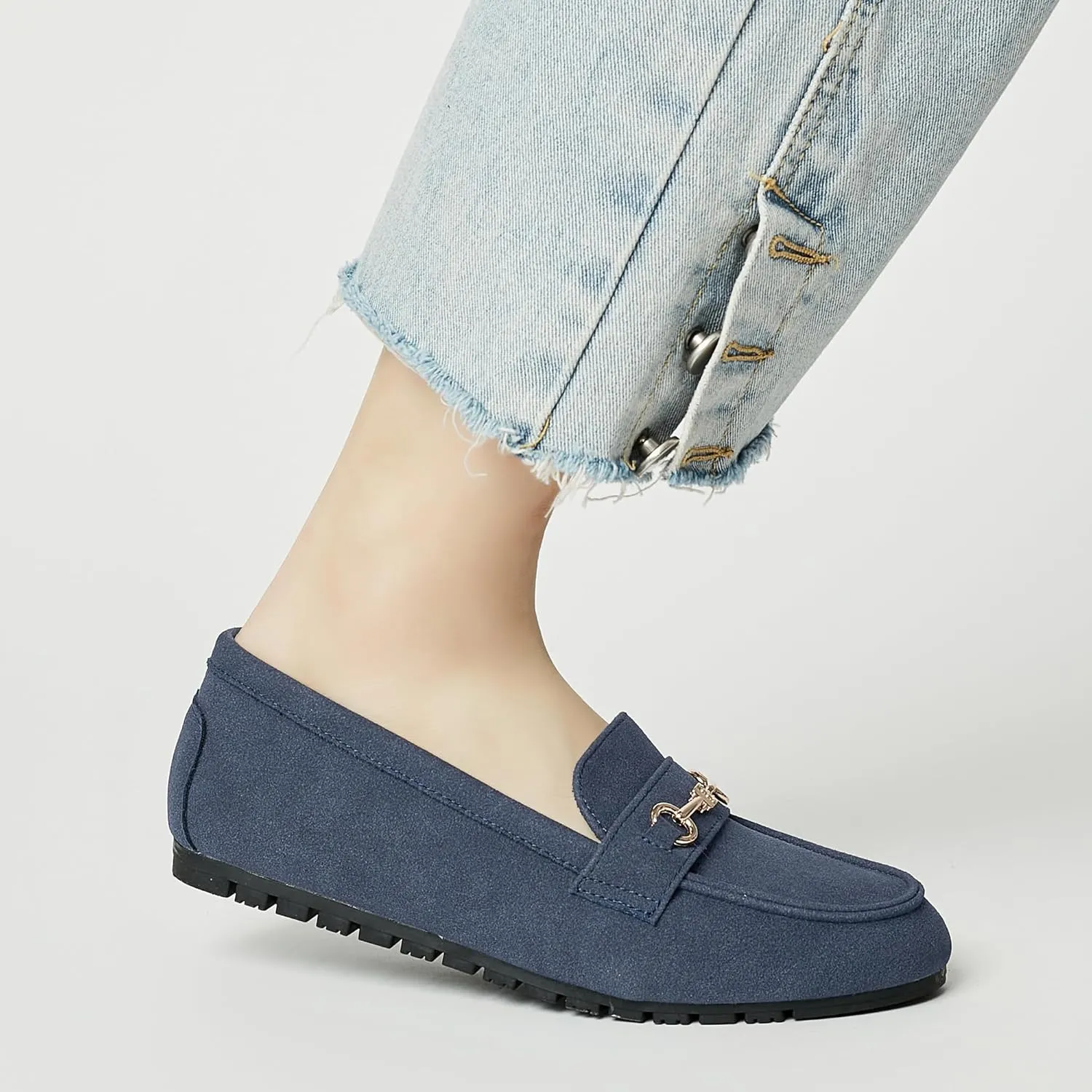 Women's Wide Loafers Casual Slip on Flat Shoes Women's Comfort Penny Loafers with Arch Support Women Dressy Moccasins