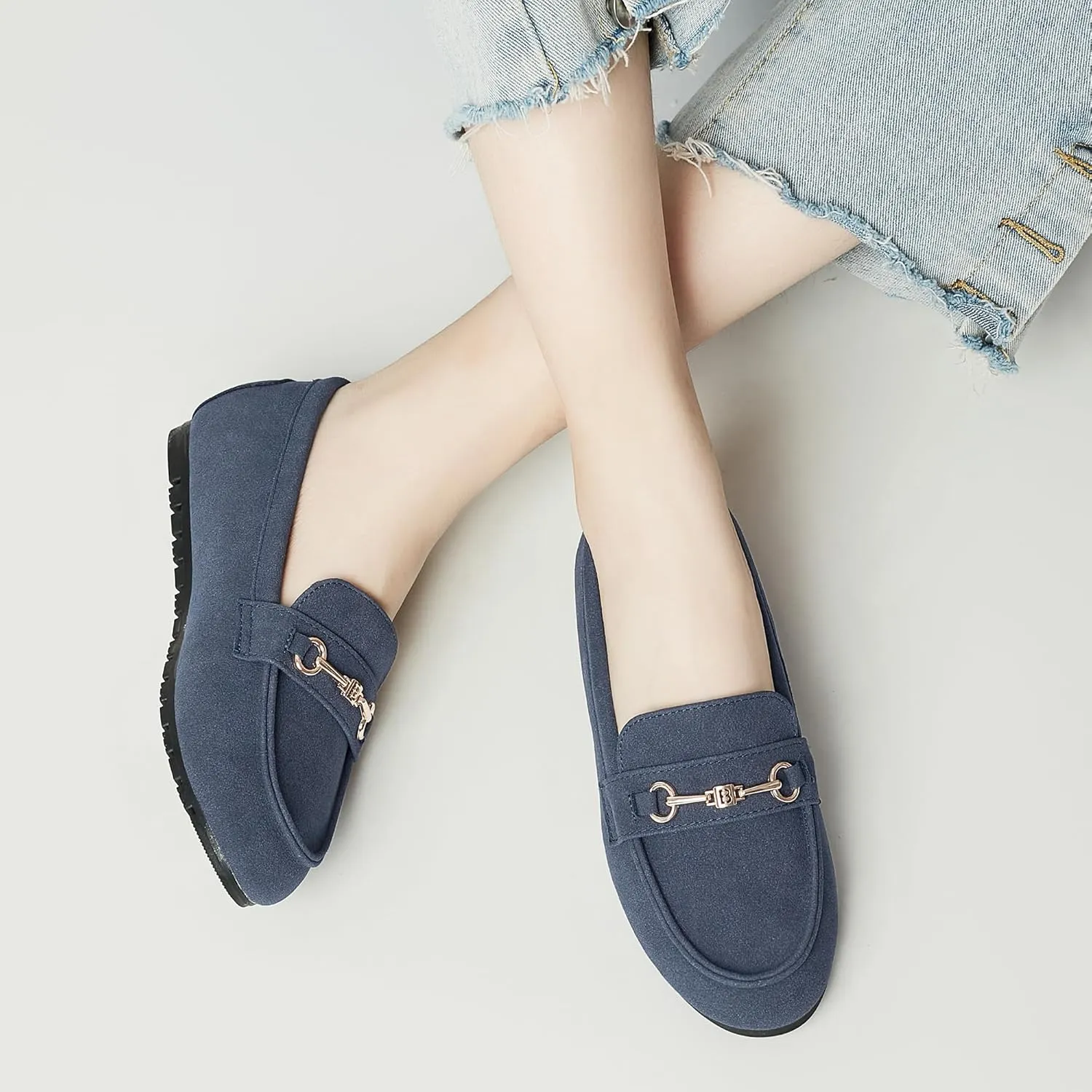 Women's Wide Loafers Casual Slip on Flat Shoes Women's Comfort Penny Loafers with Arch Support Women Dressy Moccasins